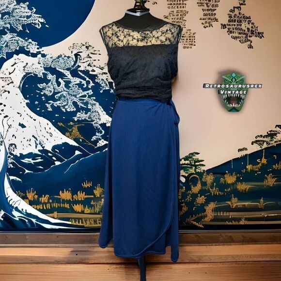 𝅺vintage Sears 1970's Pinup Navy Blue Polyester Wrap Skirt, One size - Picture 2 of 7